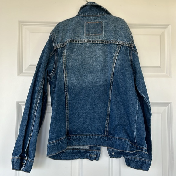 Levi’s Denim Jacket - Picture 4 of 7